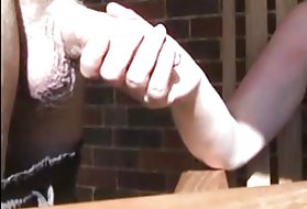 Guy está filmando mientras su polla se mete en su coño abuelas cachondas amateur amateur