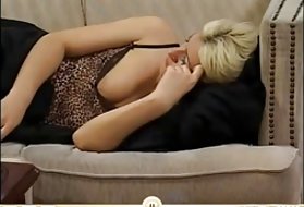 La rubias novia bonita le gusta ser tomada videos phorno maduras espontáneamente