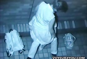 Dos coños jóvenes para un teen viejas peludas cumpleaños.